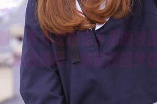 紧急企划 – 青春定格在小恩的校服写真集：精选瞬间，捕捉校园梦想