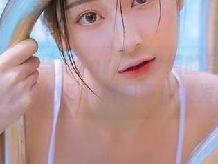 美媛馆 – 双马尾Carina梦绮的写真探险：图集中的趣味瞬间等你来发现！
