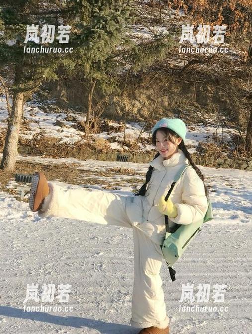美媛馆-李李七七喜喜 美媛馆 - 追随李李七七喜喜的脚步,感受那些美丽裸足的图片作品给心灵带来的触动