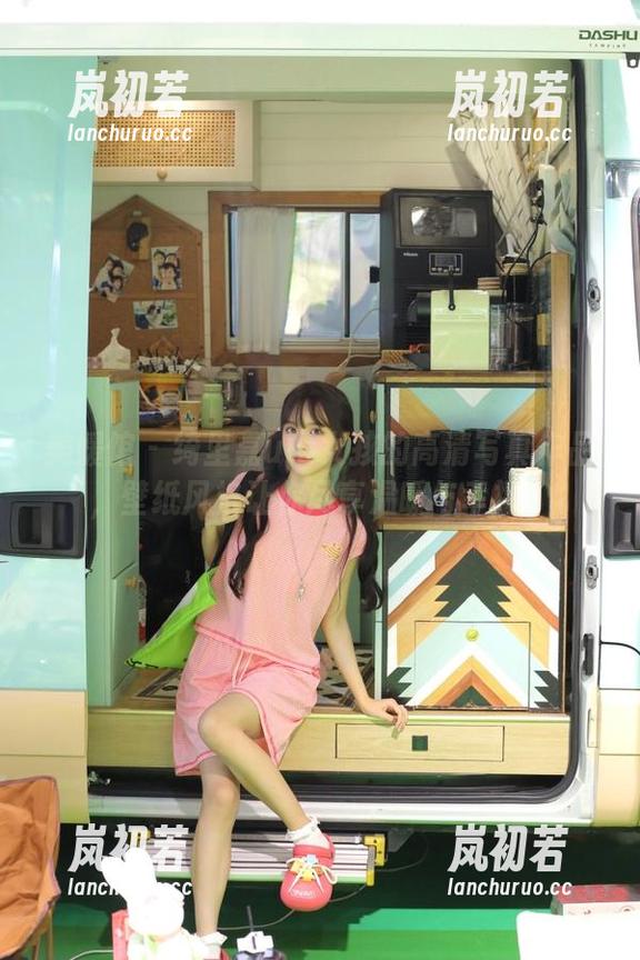 美媛馆 - 绮里嘉ula女孩的高清写真作品，壁纸风格让你尽享温暖与幸福！