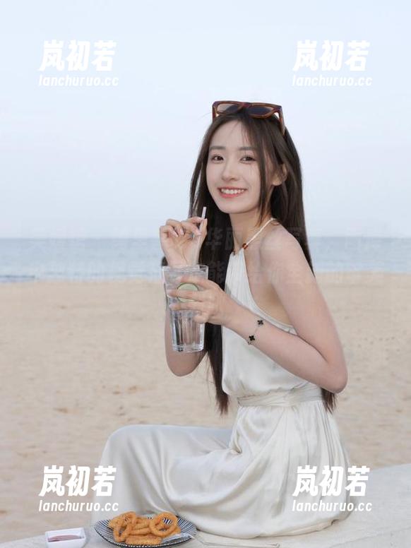 美媛馆-绮里嘉ula 美媛馆 - 绮里嘉ula华丽黑丝写真,图库中独特的视觉符号定能带给你全新的审美刺激
