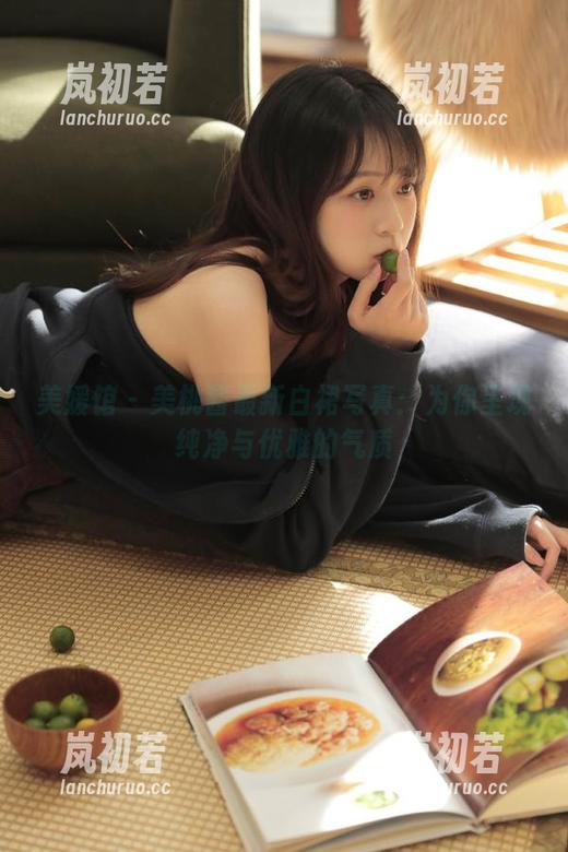 美媛馆-美桃酱 美媛馆 - 美桃酱最新白裙写真:为你呈现纯净与优雅的气质