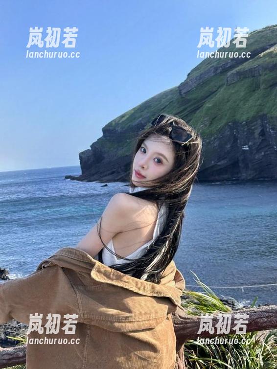 美媛馆-软软子 美媛馆 - 让人惊艳的视觉盛宴:软软子的长腿图包合集,绝对不容错过!