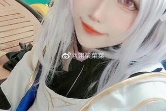 翎柒菜菜带你走进空姐私拍套图世界，揭示职场背后的时尚气息！