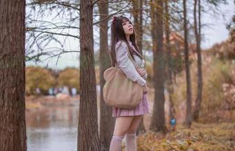 解密自闭颜球球女王的全套写真，原图呈现她不为人知的优雅与迷人瞬间