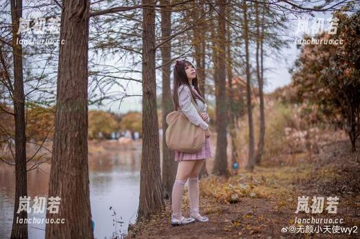 解密自闭颜球球女王的全套写真，原图呈现她不为人知的优雅与迷人瞬间
