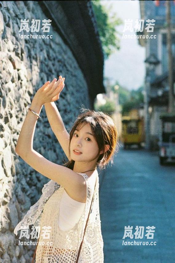 花漾show-媛媛酱belle 花漾show - 在豹纹中发现媛媛酱belle的魅力:原图独家,更新每周都有新姿势!