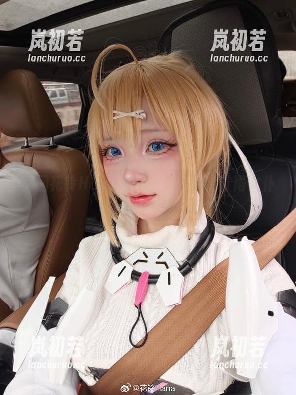 梦回花铃Hana私拍，尽情欣赏甘雨女仆个性套图