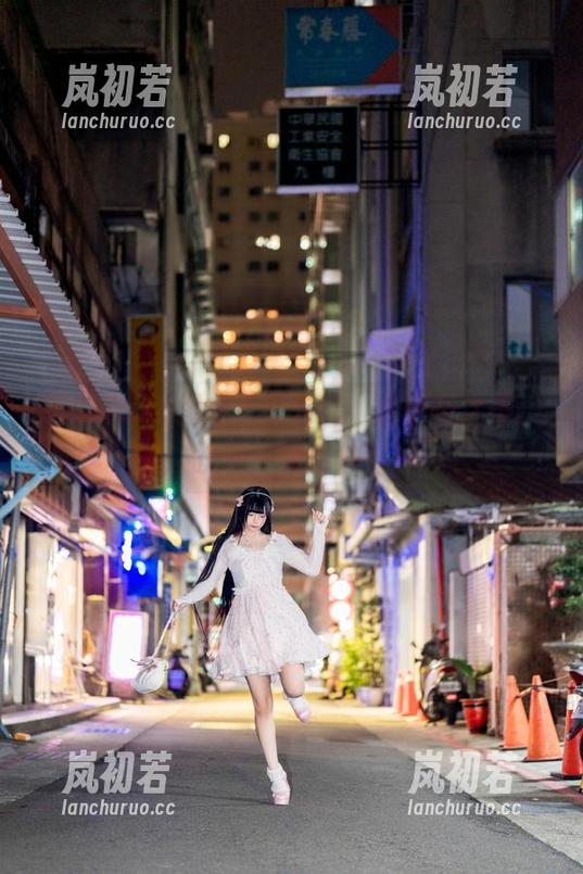 落落Raku 落落Raku图集更新来袭:水伊布之美,快来一睹为快!