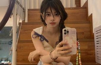 微密圈 – 私房风情：葛征的粉色蕾丝图集，邂逅无尽的浪漫与梦幻
