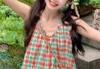 微密圈 – 心动瞬间：葛征丝袜制服美图写真，带你走入梦幻般的艺术之旅