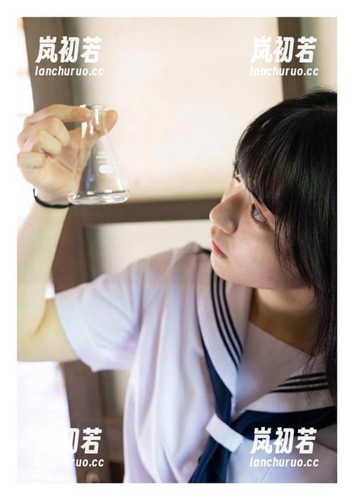 蜜桃社-Suki 蜜桃社 - 跟随Suki的泳池全套图集,感受清新与活力的绝妙结合!