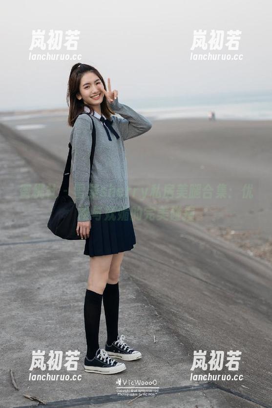 蜜桃社-雪梨sherry 蜜桃社 - 雪梨sherry私房美腿合集:优雅与妩媚的完美碰撞
