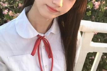 蜜桃社 – 冬季浪漫：露西Lucy呈现的圣诞节日写真图集