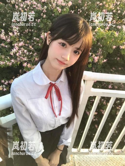 蜜桃社-露西Lucy 蜜桃社 - 冬季浪漫:露西Lucy呈现的圣诞节日写真图集