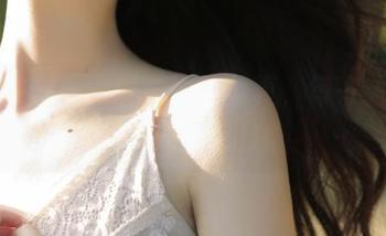 袜啵啵 – 探索熊熊裸足写真，每一张照片都有故事讲述