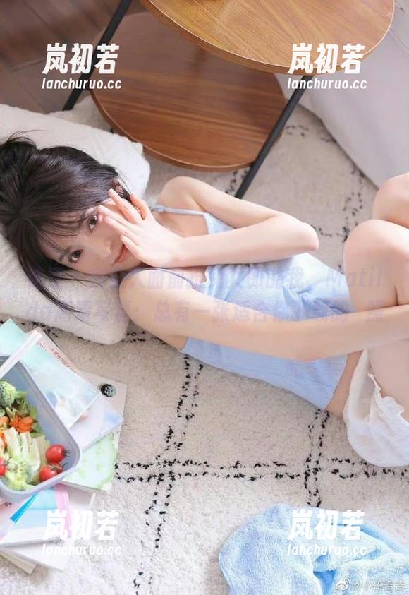袜涩-Matilda 袜涩 - 在众人面前扮兔女郎的我,Matilda高清写真:总有一张适合你下载的囧照