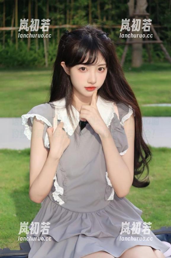 语画界-小海臀Rena 语画界 - 独家原图福利:小海臀Rena的豹纹写真,传递艺术与性感的完美契合!