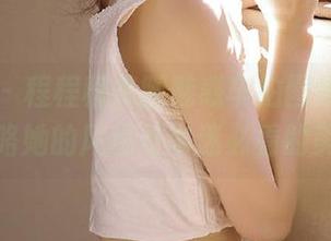 语画界 – 程程程美腿魅惑车拍图集，带你领略她的风格与车迷必看的美图