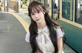 语画界 – 探秘蜜桃酱的美足世界：获取高清原图，速来下载收藏！