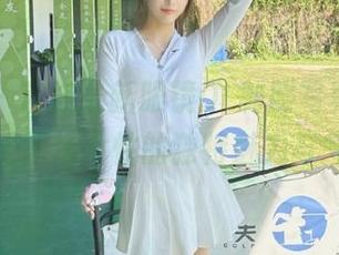 语画界 – 言沫最新眼镜OL制服写真图包，感受职场女性的独特魅力与气质