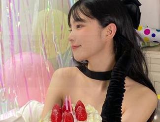 语画界 – 雅雯白衬衫写真套图，揭秘她独特的时尚风格与个性