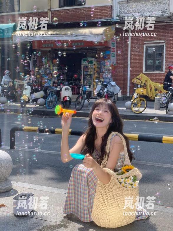微密圈 - 免费下载超辣的林一镂空美图，绝美作品让你心动！