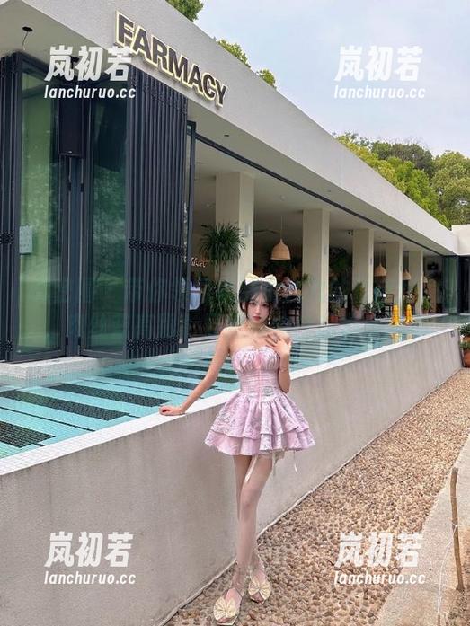 软妹小九九 微密圈 - 带你领略软妹小九九的精选作品,肉丝蓝高跟彰显她的独特魅力与风格