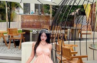 欣赏过期米线线喵的女仆写真图片合集，捕捉每一刻的少女心！