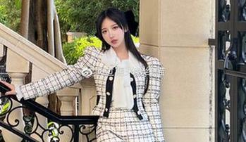 让人心醉的女友美图，过期米线线喵图包中的魅力之旅不容错过