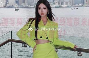 高清礼服写真，过期米线线喵带来的甜蜜日常不可错过！