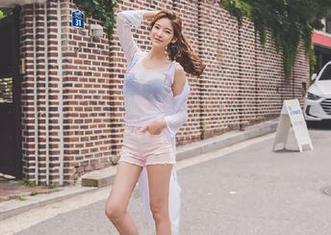 绚丽闪耀的铭铭kizami，伊万里·胡桃的高清美图尽显婉约与风华！