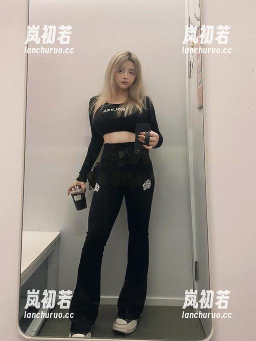 阿寨寨 尽览阿寨寨生徒会长的最新写真合集,激发你的青春热爱与灵感!