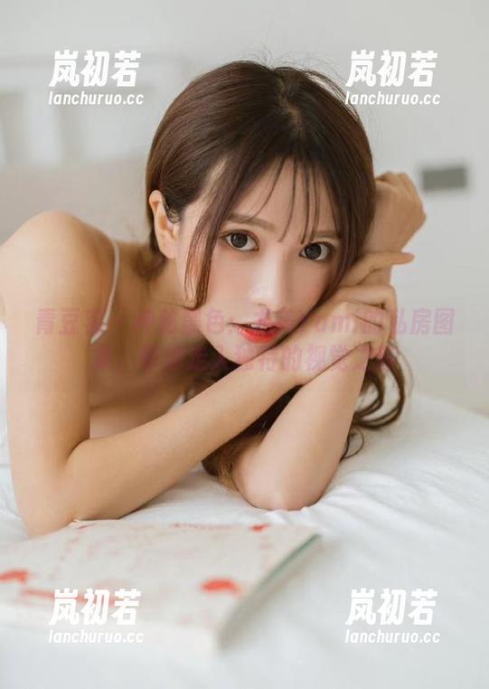 青豆客-尤美Yumi 青豆客 - 神秘黑色:尤美Yumi的私房图集,带你走入独特的视觉之旅