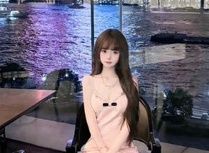 青豆客 – 柔和光影中的高清奶牛照片合集：梁莹Sugar的独特视角