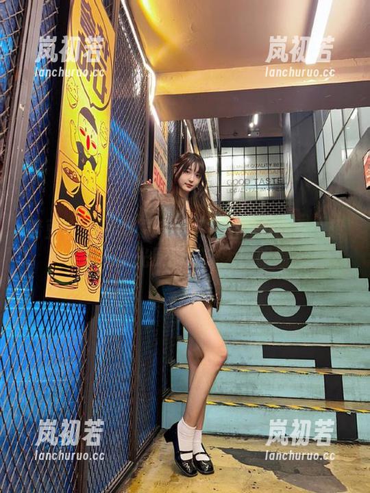 青豆客-谭晓彤 青豆客 - 探索谭晓彤女友的魅力世界:超清无圣光原图让你大饱眼福