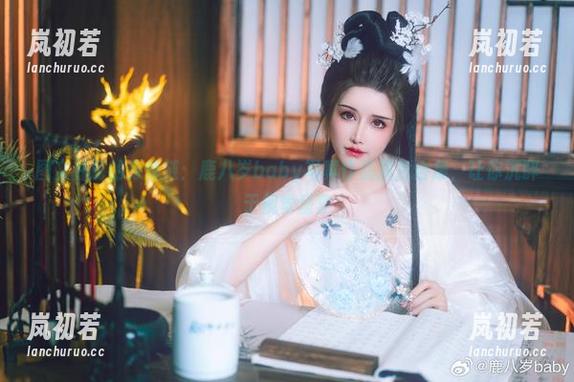 鹿八岁baby 图文并茂的身体链:鹿八岁baby写真作品图片合集,让你沉醉于视觉盛宴