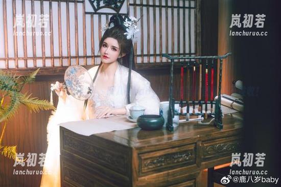 鹿八岁baby 醉入旗袍女仆的世界,鹿八岁baby带来的写真图集美不胜收!