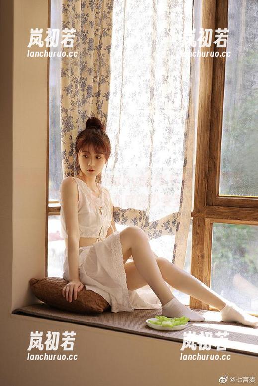 黎允熙baby 微密圈 - 黎允熙baby的JK红裙全套原图,唤醒你心底的少女梦!